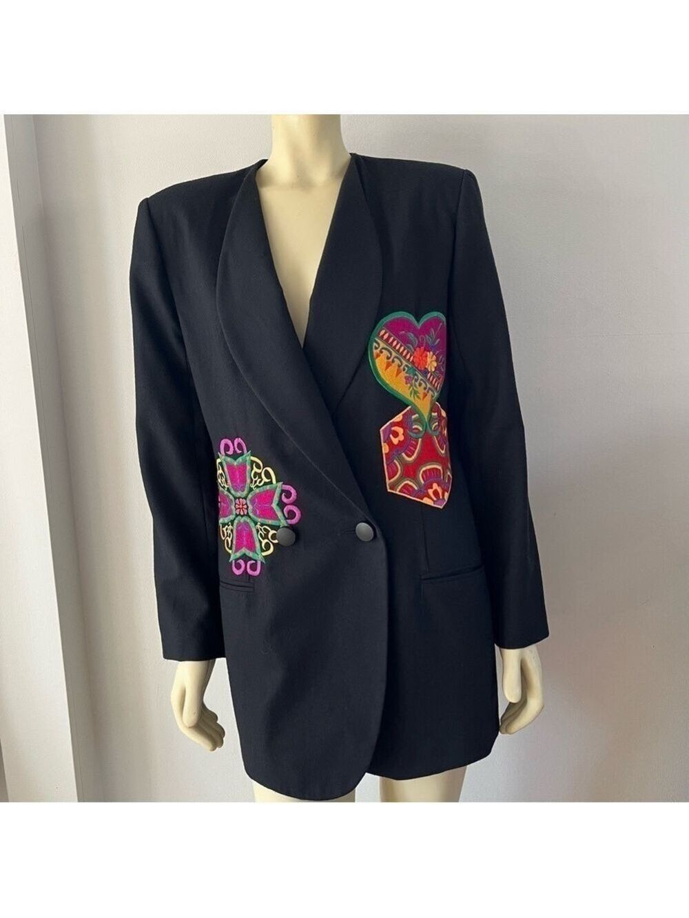 Vintage Privata Women’s Black Wool Embroidered Heart Long Blazer Jacket 10